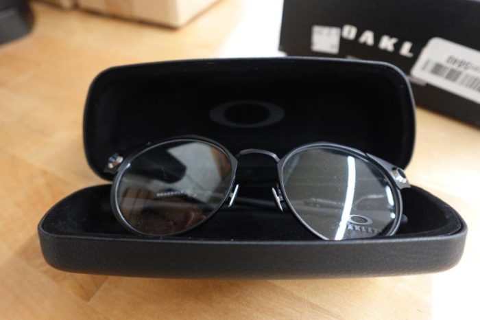 Oakley Men's Ox5141 Deadbolt Round Prescription Eyeglass Frames - Black - Image 2