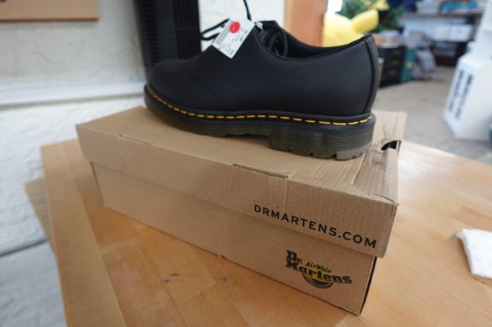 Dr. Martens Unisex-Adult Food Service Shoe size m9 w10 - Black - Image 3