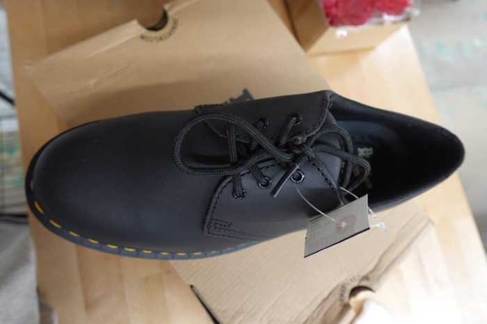 Dr. Martens Unisex-Adult Food Service Shoe size m9 w10 - Black - Image 4