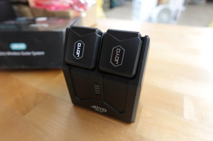 JOYO Wireless Guitar System 5.8GHz Wireless Guitar Transmitter Receiver with Charging Box - Image 6
