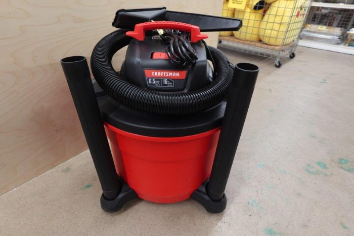 CRAFTSMAN 16 Gallon 6.5 Peak HP Wet Dry Vacuum - Red - Image 5