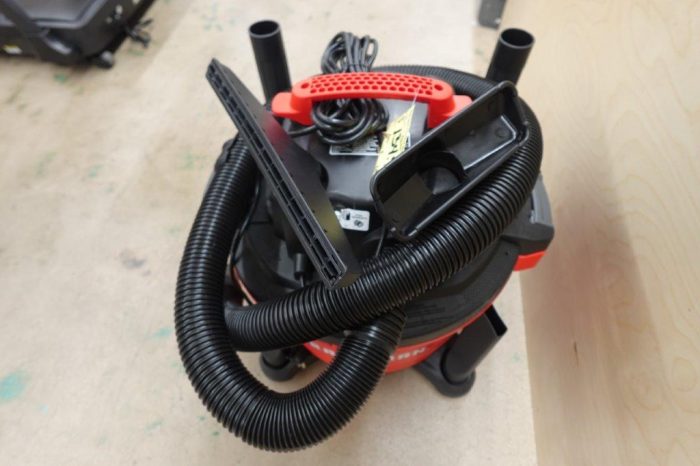 CRAFTSMAN 16 Gallon 6.5 Peak HP Wet Dry Vacuum - Red - Image 6