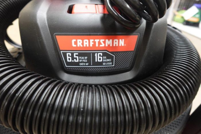 CRAFTSMAN 16 Gallon 6.5 Peak HP Wet Dry Vacuum - Red - Image 2