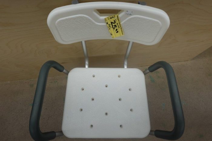 Medline Shower Chair with Backrest and Padded Armrests - Sits up to 350 lb. - Image 4