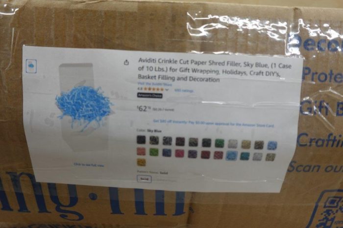 Aviditi 1 Case of 10 lbs. Crinkle Cut Paper Shred Filler in Sky Blue - Image 4