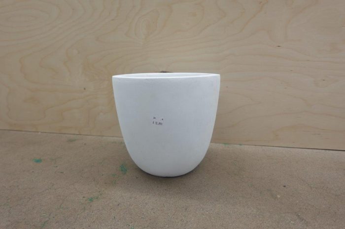 Kante 10" White Concrete Planter – Indoor/Outdoor - Image 2