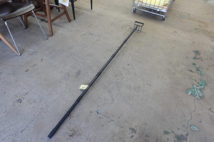 72" 2-in-1 Garden Hoe & Rake – Heavy Duty Weeder - Image 3