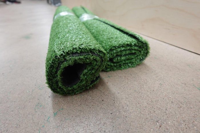 Artificial Grass Turf 2'7" x 5' Indoor Outdoor Faux Grass Rug with Drainage - Image 4
