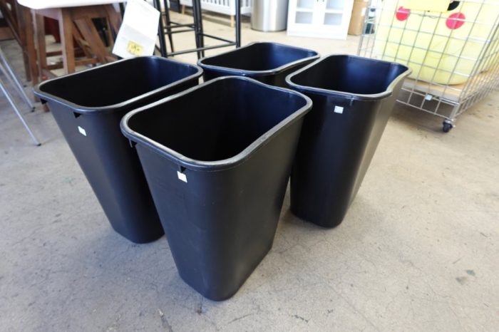 Rubbermaid Commercial Deskside Wastebasket/Trash can - Black - Image 6