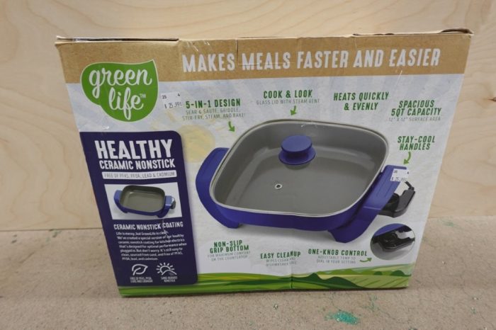 GreenLife 12" 5QT Square Electric Skillet Glass Vented Lid - Blue - Image 2