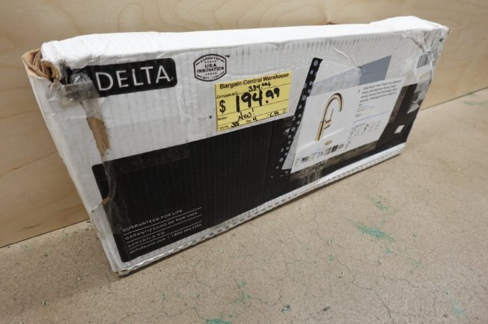 Delta Faucet Trinsic Single Hole Bathroom Faucet - Champagne Bronze - Image 4