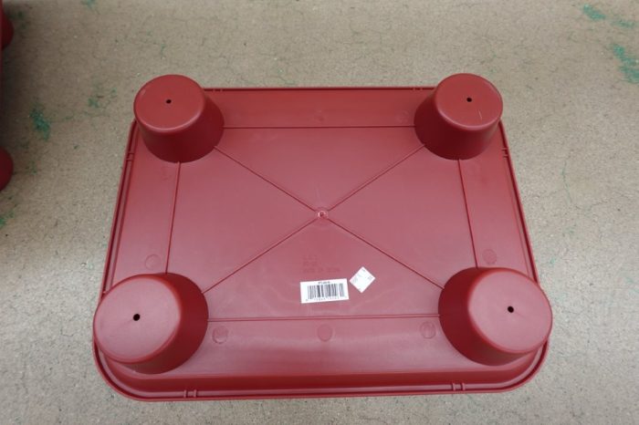 Stackable Cafeteria / Fast Food Plastic Tray with Cupholders 17" x 14" - Red - Image 3