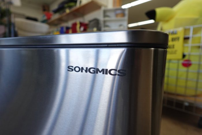 SONGMICS Kitchen Trash Can 2 x 10.6 Gallon (2 x 40 L)  - Silver & Black - Image 4