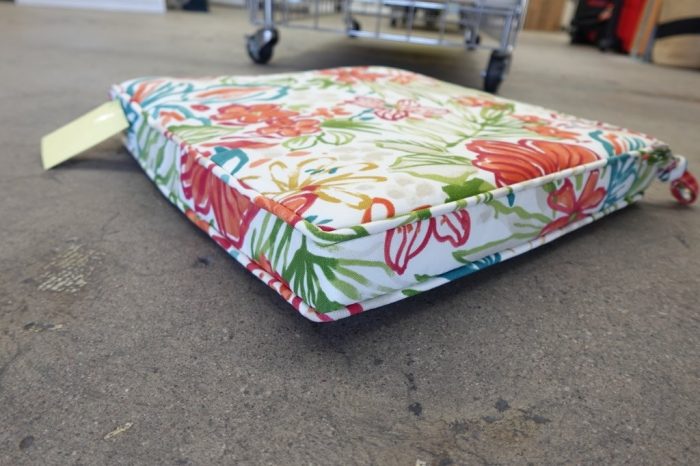 Greendale Home Fashions Outdoor 18-inch Square Seat Cushion  - Garden Floral - Image 3