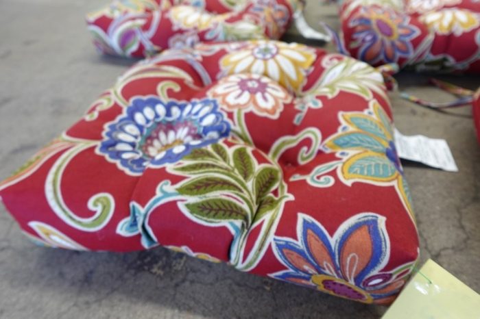 Outdoor 3.5'' Seat Cushion - Red Floral - Image 2