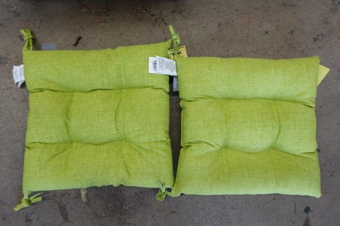 Pillow Perfect Pompeii Solid Indoor/Outdoor Wicker Patio Seat Cushion Reversible - Green - Image 5