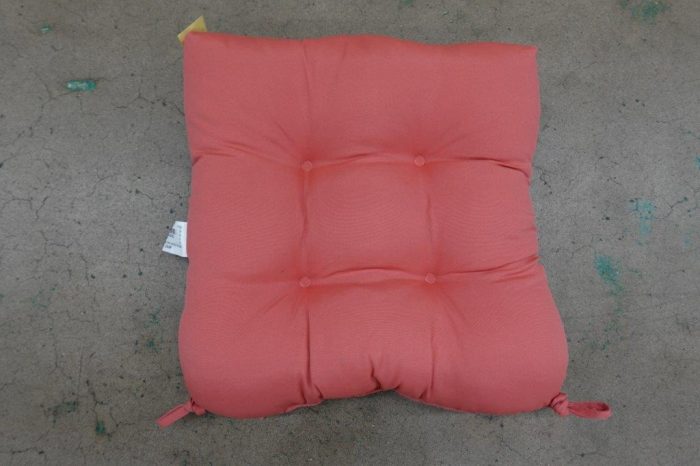 South Pine Porch Outdoor 20-inch Square Tufted Seat Cushion - Coral - Image 2
