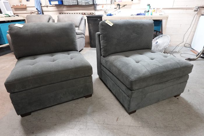 Thomasville Tisdale Armless Chair / Add on to Sectional Sofa - Image 2