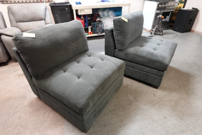 Thomasville Tisdale Armless Chair / Add on to Sectional Sofa - Image 3