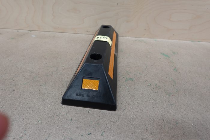 Pyle Heavy-Duty Rubber Parking Curb Stop – PCRSTP11 - Image 3
