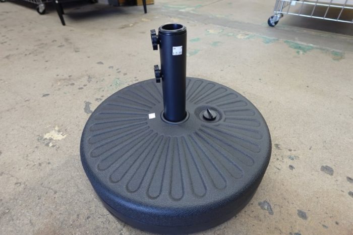 EliteShade Heavy Duty Umbrella Holder with Water Base Filled Stand - Black - Image 3