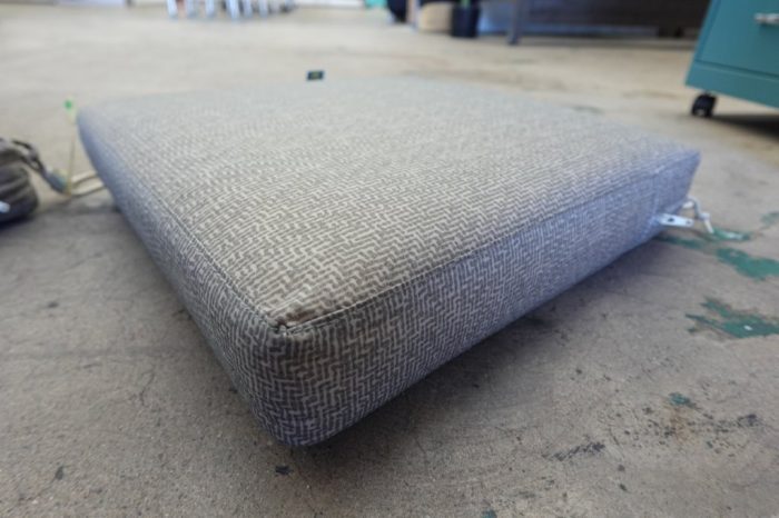 Duck Covers Weekend Water-Resistant Outdoor Patio Dining Seat Cushion - Grey Patterned - Image 4
