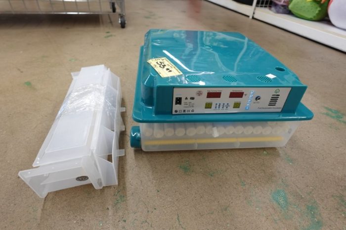 Incubators for Hatching 120 Eggs with Automatic Egg Turning and Humidity Monitor - Image 5
