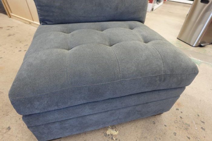 Thomasville Tisdale Armless Storage Chair - Image 8