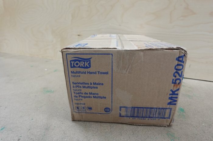 Tork Universal Multifold Hand Towels (1‑Ply, Natural, 16 × 250 Sheets) - Image 5