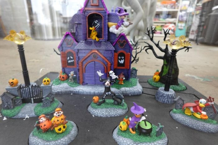 Disney Pre-Lit Animated Halloween Village, 9-Piece Set - Image 9