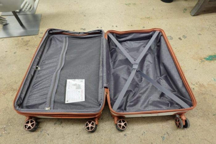 24-Inch Hardshell Spinner Luggage with TSA Lock - Image 3