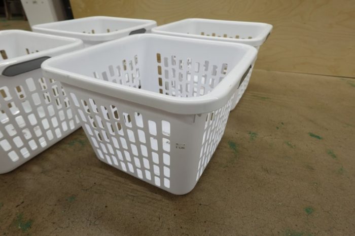 Sterilite 1.5 Bushel Square Laundry Basket (White) - Image 3