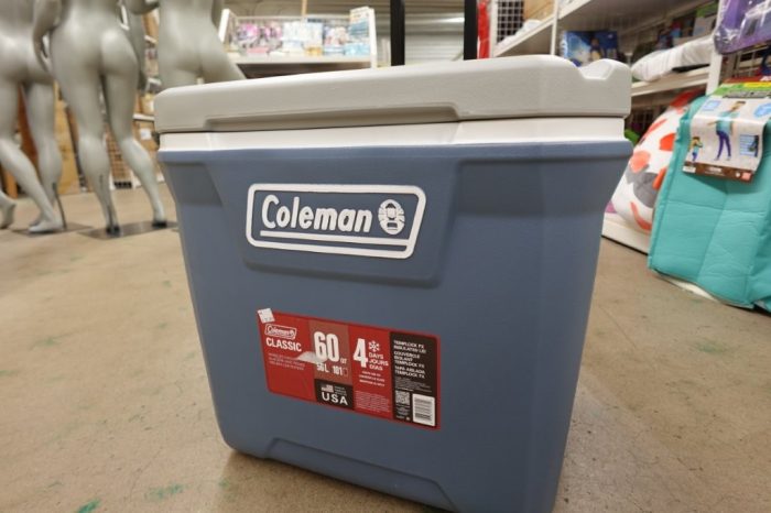 Coleman 316 Series 60‑Quart Wheeled Hard Cooler - Image 3