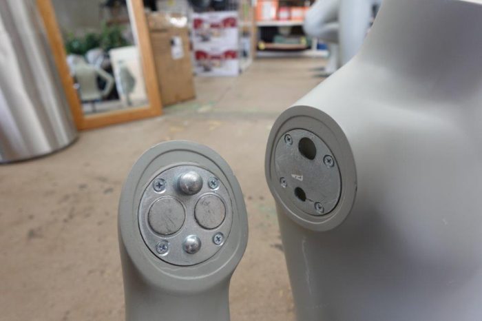 Young Adult Half Body Torso Mannequin in Gray for Retail Display - Image 4