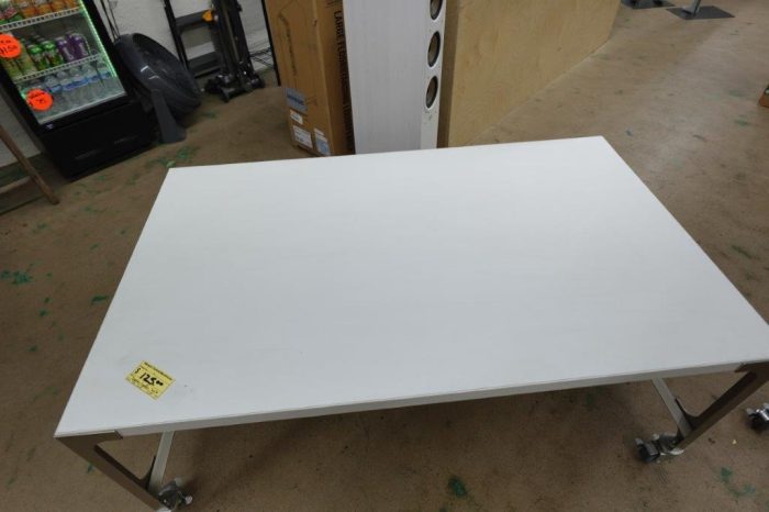 24" Tall Industrial Heavy Duty Store Display Table / Rolling Coffee Table - Image 4
