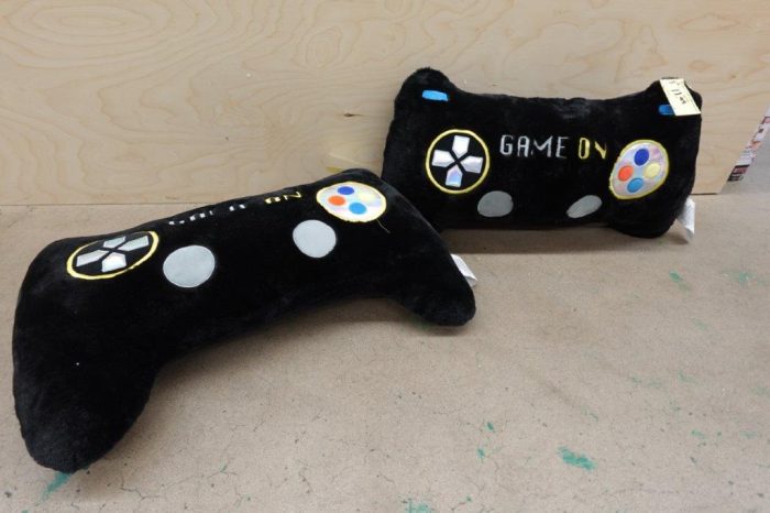 Your Zone Gamer Body Pillow - Image 2