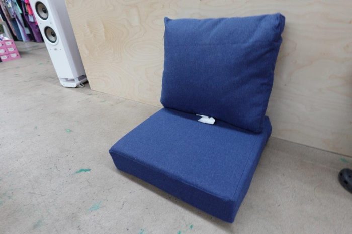 Better Homes & Gardens 24" x 24" Premium Navy Outdoor Deep Seat Cushion Set - Image 2