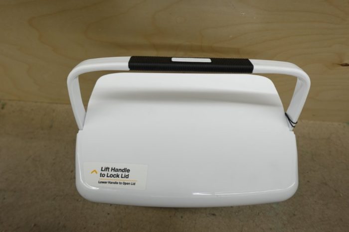 RTIC Road Trip 8 Qt Personal Cooler - White/Grey - Image 5