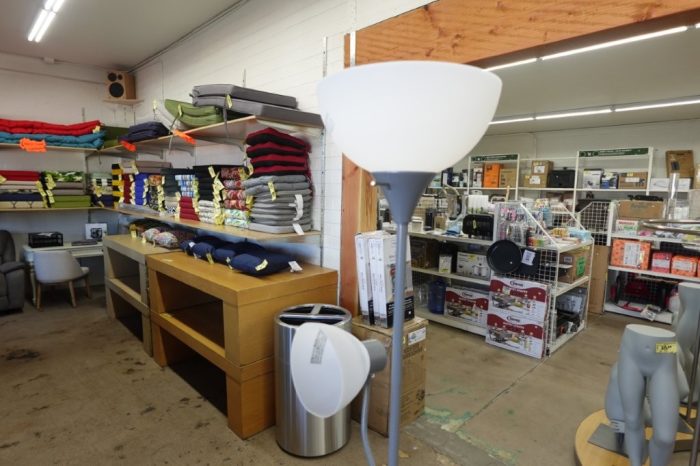 Mainstays 72" Silver Combo Floor Lamp with Reading Light - Image 3