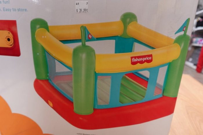 Fisher-Price Indoor Bouncer with Built-In Pump - Image 3