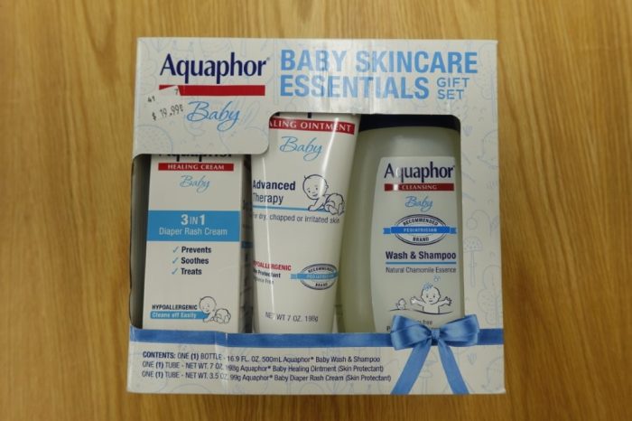 Aquaphor Baby Skincare Essentials 3-Piece Gift Set - 27.4 oz - Image 2