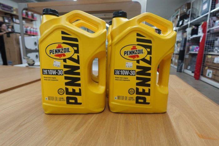 Pennzoil 10W-30 Motor Oil 5 Quart - Image 5