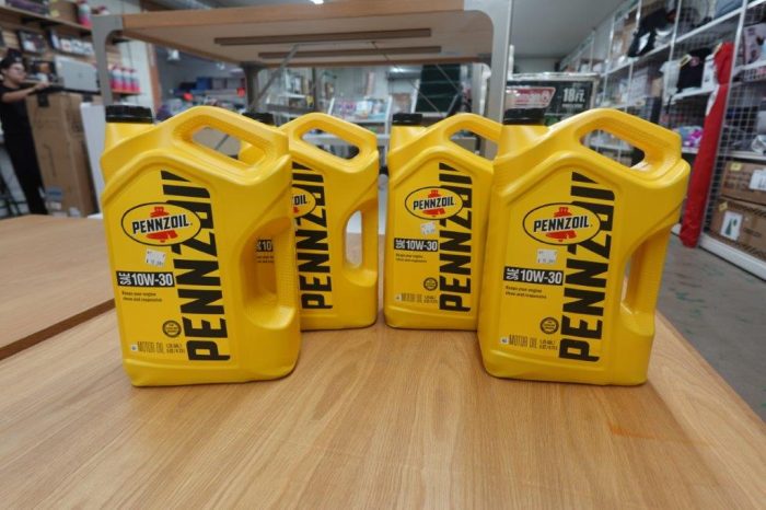Pennzoil 10W-30 Motor Oil 5 Quart - Image 6