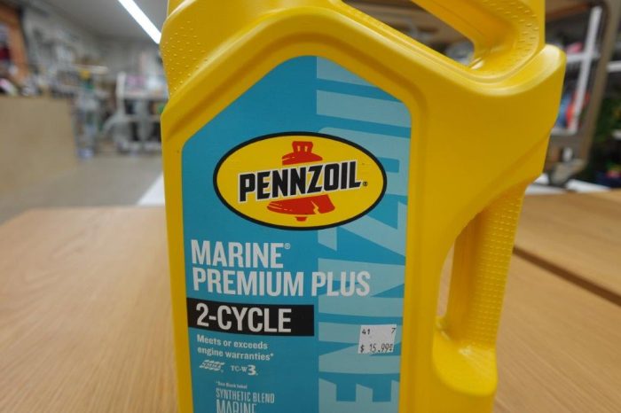 Pennzoil Marine Premium Plus 2-Cycle Synthetic Blend Engine Oil 1 Gallon - Image 2