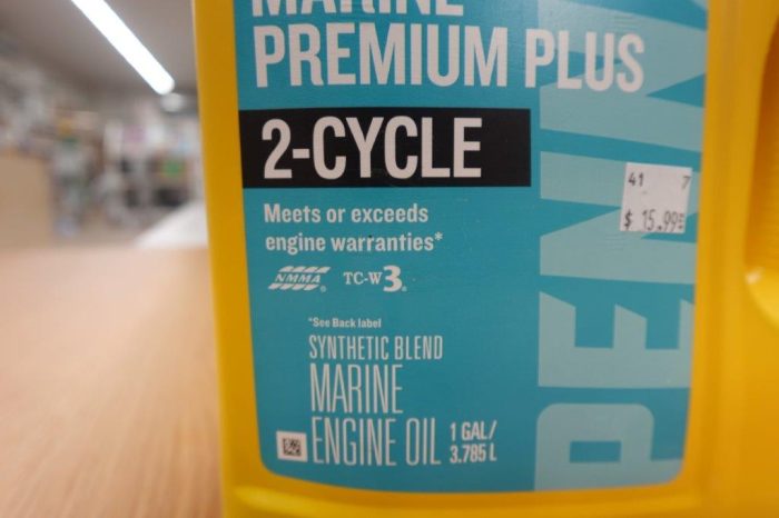 Pennzoil Marine Premium Plus 2-Cycle Synthetic Blend Engine Oil 1 Gallon - Image 4