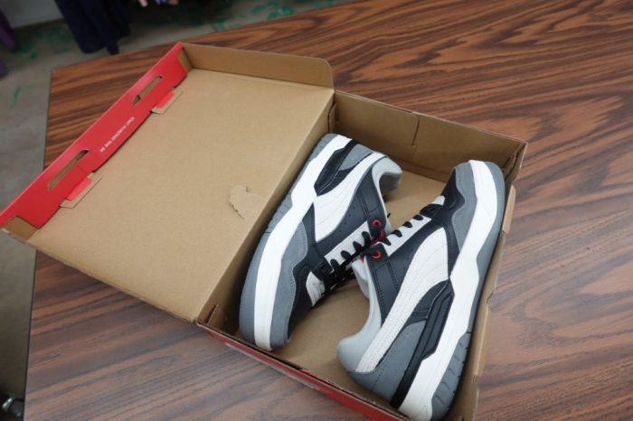 PUMA Men’s Size 9 Rebound Retro Basketball Shoes Sneakers - Image 2