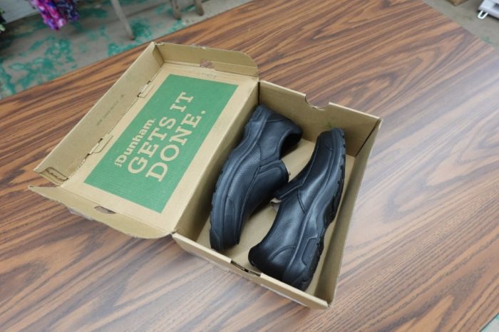 Dunham Men’s size 9 Battery Park Slip-On Waterproof Shoes - Image 2