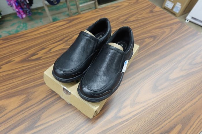 Dunham Men’s size 9 Battery Park Slip-On Waterproof Shoes - Image 3