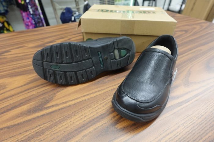 Dunham Men’s size 9 Battery Park Slip-On Waterproof Shoes - Image 5