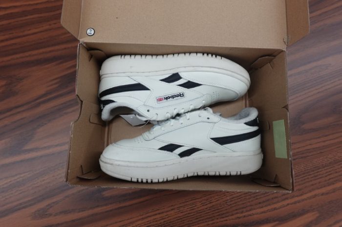 Reebok Women’s Size 6.5 Double Revenge Classic Sneakers - Image 2